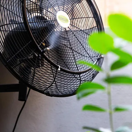 Valletta Waterfront Backyard Flat By Arco Collection * Il-Furjana