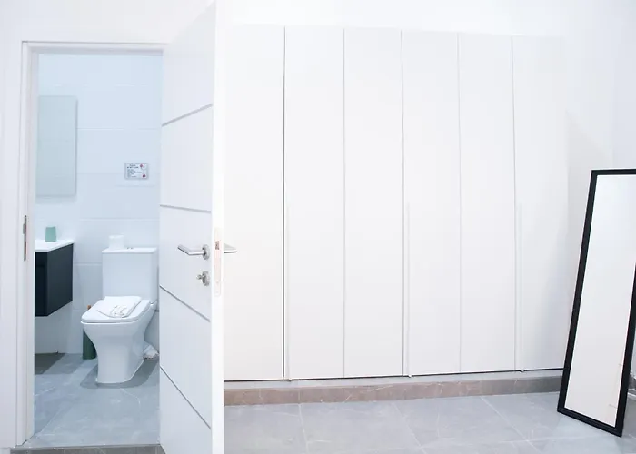 Valletta Waterfront Backyard Flat By Arco Collection *