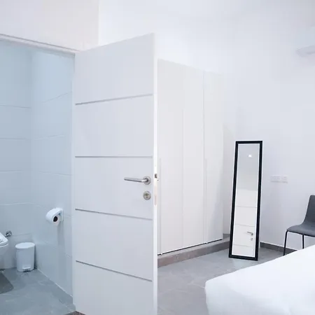 Valletta Waterfront Backyard Flat By Arcobnb Apartment *