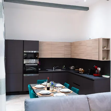 Valletta Waterfront Backyard Flat By Arco Collection * Floriana
