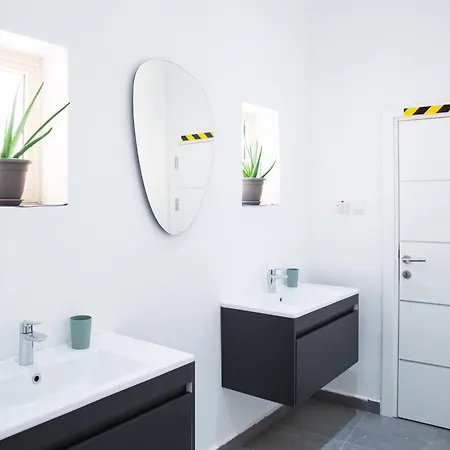 Valletta Waterfront Backyard Flat By Arcobnb Apartman