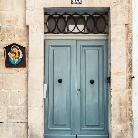 Apartment Valletta Waterfront Backyard Flat By Arcobnb *