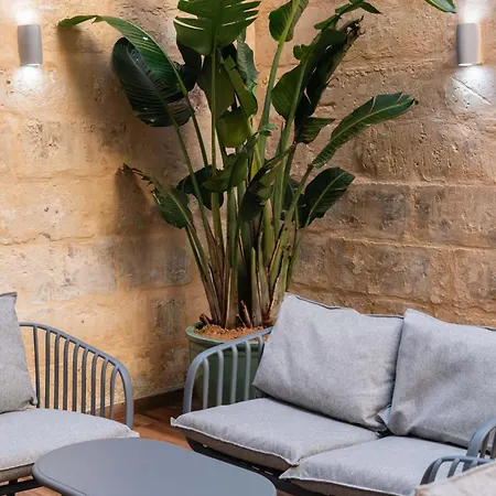 Valletta Waterfront Backyard Flat By Arcobnb