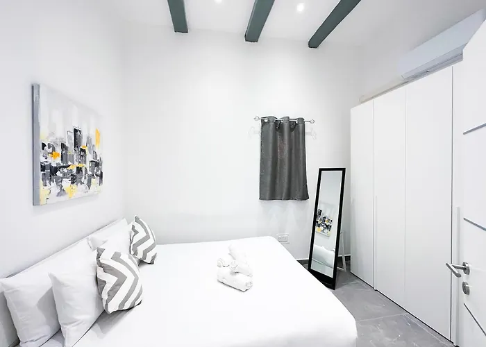 Valletta Waterfront Backyard Flat By Arco Collection