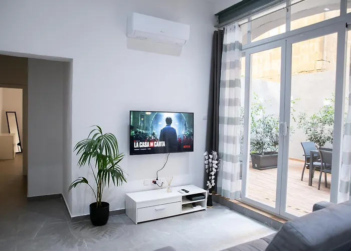 Valletta Waterfront Backyard Flat By Arco Collection דירה איל-פוריאנה